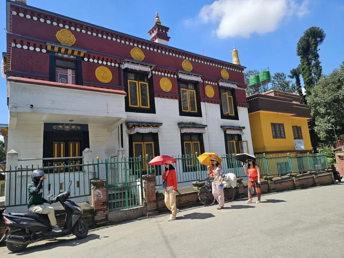 Nepal Photography Tour - Guests in Swoyambhunath